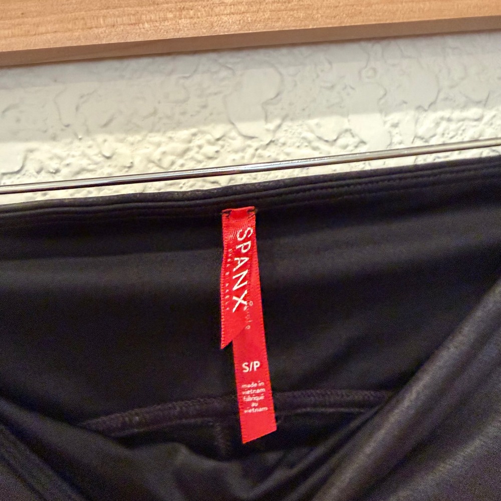 Spanx Womens Faux Leather Leggings Black High Waisted Slimming Pants Small S/P - Picture 4 of 8
